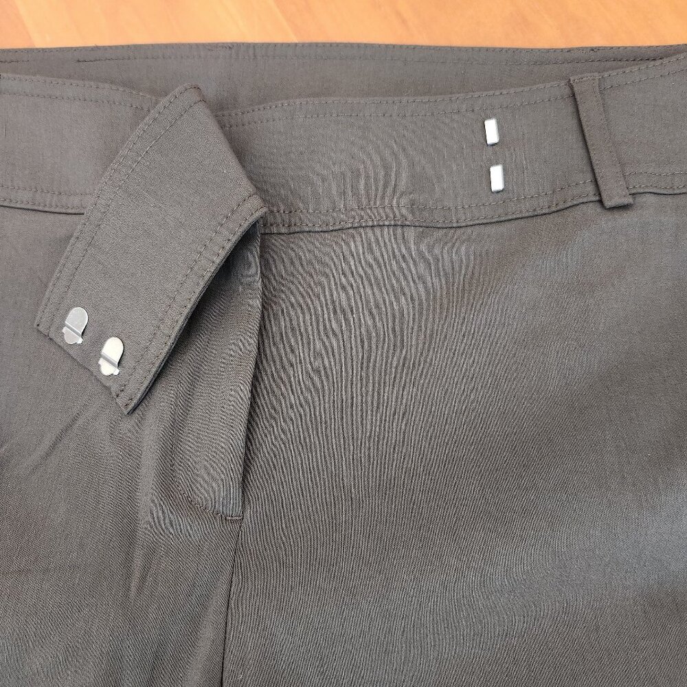 Lane Bryant Olive/Brown 'ish 7/8 Length Pants‎ Size 20 - Picture 3 of 8